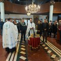 Rezanjem slavskog kolača lekari u Pirotu obeležili svoju slavu Sveti Vrači. Večeras dodela nagrada
