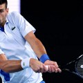 Đoković se muči, ali i dobija u Melburnu: Novak se dobro oznojio protiv Popirina za 3. kolo Australijan opena