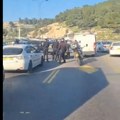 Drama u jerusalimu: Napadači počeli da pucaju po automobilima u koloni u jutarnjem špicu, ima mrtvih: Objavljeni prvi snimci…