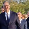 Vučić upalio sveću za Pastora: U hramu Svetog Nikole u Žablju predsednik odao počast pokojnom lideru SVM