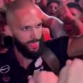 Ovo nije viđeno čak ni u Srbiji: Navijači Olimpijakosa priredili vatreni doček Furnijeu i ekipi
