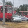 Sudar na Autokomandi: Stvaraju se gužve, tramvajski saobraćaj u zastoju (video)