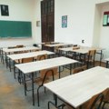 Sindikat prosvetara: Smanjiti broj učenika po odeljenjima, svake godine sve manje đaka