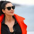 Krili su je od ljudi jer je bila previše lepa: Udala se u crnom sa kapuljačom na glavi, a o prvom mužu nikada ne priča