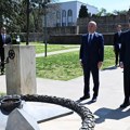 Поповић и Решетњиков одали почаст страдалима у борби за ослобођење Београда