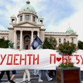 „Jedan ima potres mozga“: Napadnuto i povređeno troje aktivista u Beogradu tokom deljenja nalepnica
