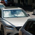 Spremite se za vrele dane: 10 jednostavnih saveta kako da vaš auto na parkingu ne postane sauna