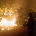 Požar iz Popovog Polja stigao do Trebinja, vatrogasci brane sela od vatrene stihije