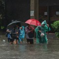 Bangkok pogođen velikim poplavama: Ljudi gazili kroz vodu visine do struka