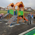 Novo dečje igralište na Deninom brdu (FOTO)
