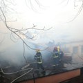 Izgorela cela kuća kod Inđije: Vatra gutala objekat, snimak pokazao svu strahotu