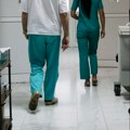 Bez obrazovanja i ugovora: U bolnici u Makedoniji osoblje radilo sa pacijentima na "crno"