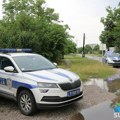 Prilikom hapšenja se zaleteo autom na policiju, pronađena veća količina droge