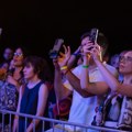 Nišvil studentima novinarstva u Nišu poklanja komplete za festival