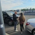 Bivši dečko dovezao auto i psa našoj pevačici na aerodrom, a nije hteo da je zaprosi: Ona zgodna do bola, a sad je niko…