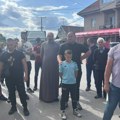Blokada regionalnog puta u Gornjem Stopanju zbog učestalih tragedija, na protestu i dečak čiji je otac pre par dana tu…