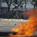 Pljušte hapšenja demonstranata u Americi, oglasio se Tramp Poslao hitnu poruku svima koji prave haos (foto/video)
