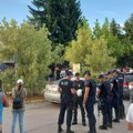 Izlaznost na ponovljenim izborima u Kosjeriću skoro 80 odsto, primećeni policajci u opremi za razbijanje demonstracija