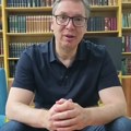 Oglasio se Vučić: "Preklinjem vas, očinski molim, ne rušite Srbiju..."