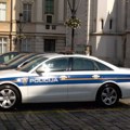 Objavio fotografiju sa podignuta tri prsta pa proteran iz Hrvatske: Preti mu i kazna od 700 evra