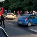 (Video) Zastoj zbog nesreće na: Auto-putu Sudar autobusa i dva automobila: Stvaraju se gužve u smeru ka gradu (video)