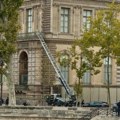Mediji: Dvojica osumnjičenih za pljačku Luvra su poreklom iz Pariskog regiona