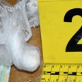 Uhapšen muškarac u Sremskoj Mitrovici: U automobilu mu pronađeno kilogram i po droge!