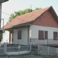 Gastoz renovira kuću u selu Nema fasadu, a sad izbušio zidove: Ovde mu živi otac Đuro