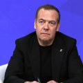 Medvedev ironično: Ako Tramp ne požuri, Grenland može postati deo Rusije