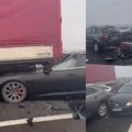 Stravičan lančani sudar na "Milošu Velikom": Više vozila se zakucalo u šleper sa raznih strana, automobili zgužvani kao…