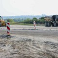 Potpuna obustava saobraćaja zbog asfaltiranja: Vozači upućeni na alternativni pravac, evo do kada će trajati radovi