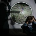„Ćerku mi je drugarica ubola nožem u grudi, bez ikakvog razloga“: Još jedan slučaj vršnjačkog nasilja u Novom Sadu…