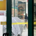 Prve fotografije sa mesta zločina: Policajac osumnjičen da je ubio ženu iz pištolja u tržnom centru u Tuzli
