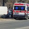 Sudar tri vozila kod Beograda: Jedno završilo na krovu, ima povređenih
