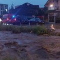 U Novom Pazaru proglašena vanredna situacija: Obrušio se deo puta, odsečene kuće, a vodostaji reka u porastu