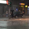 Hladni front „seče“ Srbiju: U Vojvodini sutra hladno s kišom, na jugu „letnjih“ 26 stepeni! Ciklon donosi nove…