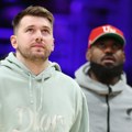 „Nameštaljka, režirali ste nemoguće zbog Dončića“: NBA igrači udarili na ligu, svi se podsmevaju i pričaju o…