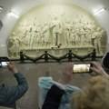 VIDEO: Staljin vas gleda - iz metroa u Moskvi