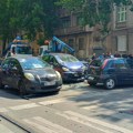 Drama u centru Beograda: Bežeći od policije izazvao udes, povređene dve devojčice i muškarac