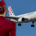 Pijani Hrvat dodirivao zadnjicu stjuardese! Haos na letu za Pariz, njegova supruga gledala u pod i ćutala! Tu su mu bila i deca…