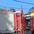 (Video) Izbio požar u porodičnoj kući Drama u Nišu, ukućani odmah evakuisani: Više vatrogasnih vozila pod rotacijom na terenu…