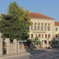 Profesori i maturanti čačanske Gimnazije protestovali peti dan zaredom zbog nove direktorke