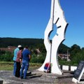 U Paraćinu obeležen dan borca: Predstavnici SUBNOR-a polagali vence na spomenike