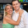 (Foto) Jovana Jeremić sa bivšim mužem slavi ćerkin rođendan: Puca od emocija: "Kad su mi te prvi put stavili na grudi, dok…