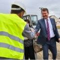 Mirović u Kikindi obišao rekonstruisani objekat Zavoda za javno zdravlje i radove na izgradnji atmosferske kanalizacione…