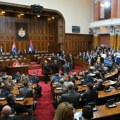Miroslav Aleksić umakao obezbeđenju i prišao predsedavajućem u Skupštini: Pogledajte njihovu reakciju VIDEO