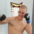 "Džentlmenski" rešeno - kolenom u glavu! Ovako je Duško Todorović, srpski MMA as, nokautiran u UFC okršaju sa novom…