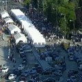 Građani se okupljaju ispred Skupštine, prisutna i Žandarmerija