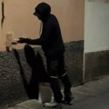 Oblači se u crno i izlazi samo noću: Niko ne zna kako ovaj momak izgleda, ali ljudi ne prestaju da pričaju o njemu