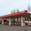 Tri kompanije u igri: Šta će biti s 320 pumpi Lukoila kod komšija